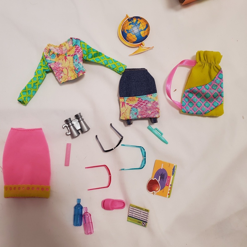 Mary-Kate and Ashley Doll Accessories Mattel Clothes Backpack Sunglasses 2001